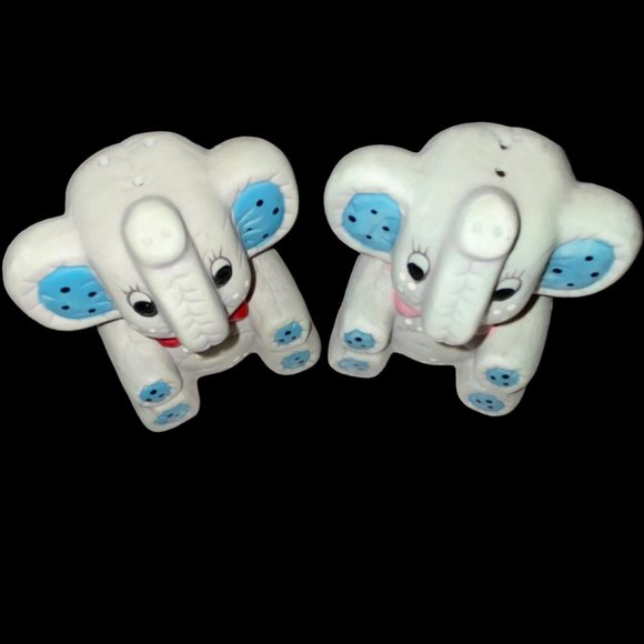 Vintage Ceramic Gray Elephants Salt & Pepper Shakers - Picture 2 of 4
